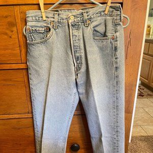 Levi's 501 Men's Button front 31W X 32L Original fit.